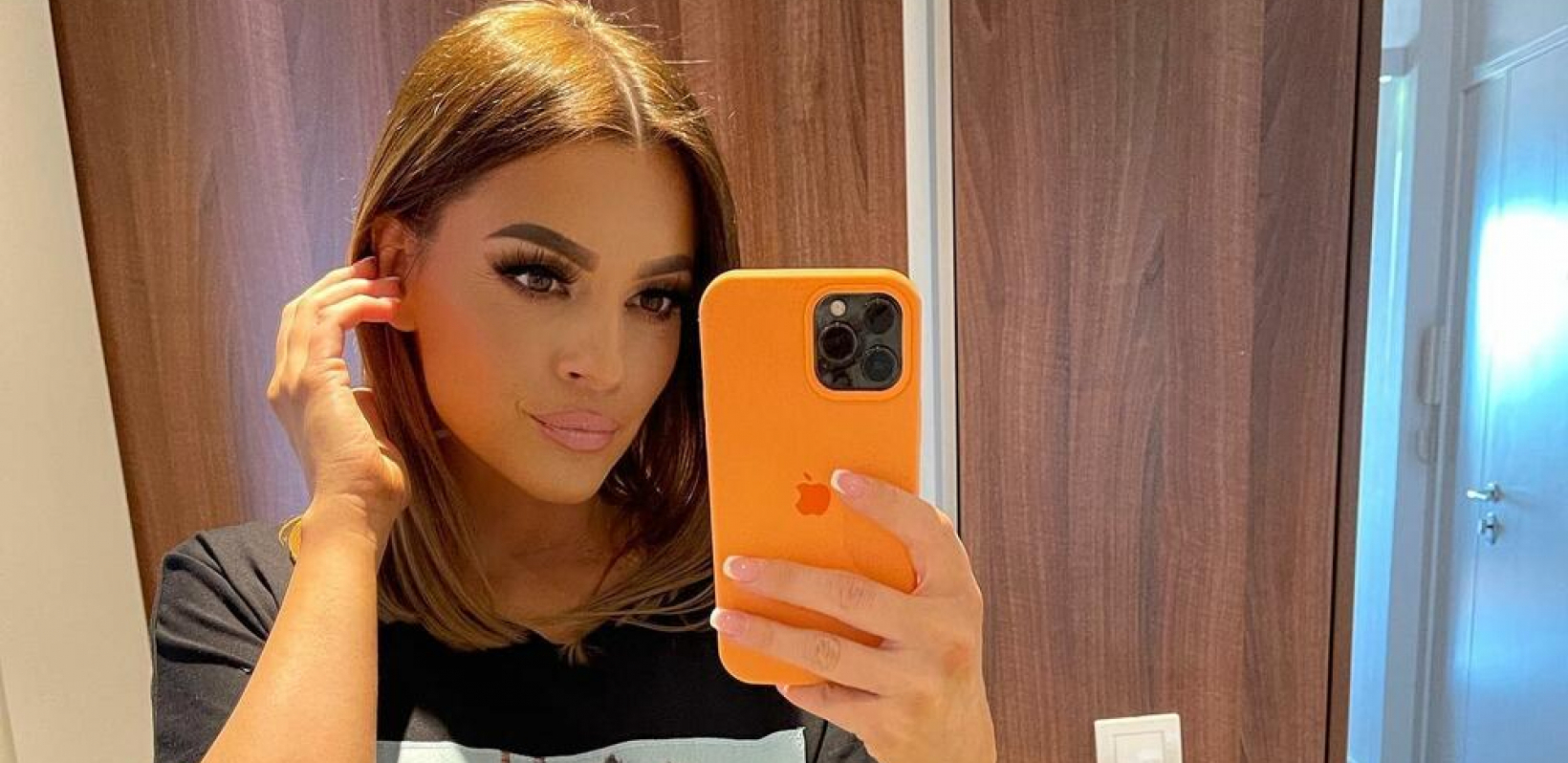 RAZUMEŠ ŽIVOT TEK KADA POČNE DA RASTE U TEBI Jelena Kostov uživa u trudnoći, pa ponosno pozirala u kupaćem kostimu (FOTO)
