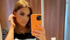 RAZUMEŠ ŽIVOT TEK KADA POČNE DA RASTE U TEBI Jelena Kostov uživa u trudnoći, pa ponosno pozirala u kupaćem kostimu (FOTO)