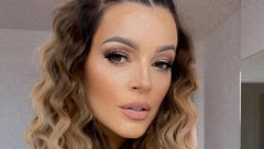 EVO KAKO PEVAČICA IZGLEDA U PETOM MESECU TRUDNOĆE Jelena Kostov ponosno prošetala trudnički stomak (FOTO)