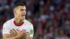 FIFA ŠOKIRALA SRBIJU Jedna slika pokrenula lavinu: Zašto našeg Tadića grli mučki provokator Džaka? (FOTO)