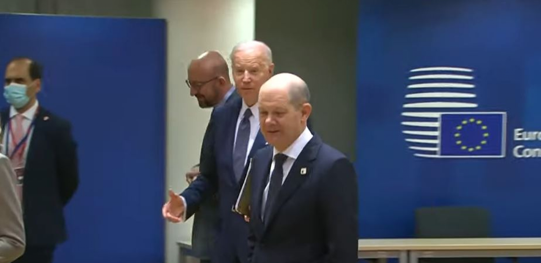ŠOLC I BAJDEN DIREKTNO UMEŠANI! Simor Herš objavio nove dokaze: Dogovorili su se u Beloj kući!