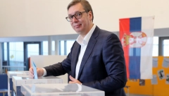 SNS JAK KAO STENA U BEOGRADU Prema prvim rezultatima imaju 48 mandata, sledeći na listi skoro DUPLO MANJE