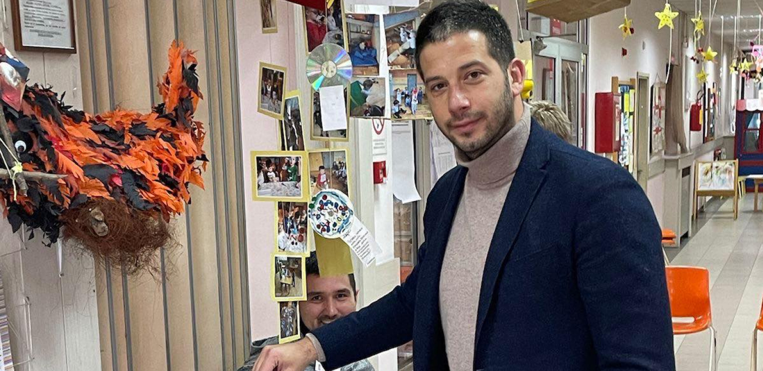 MINISTAR ISPUNIO GRAĐANSKU DUŽNOST! Vanja Udovičić glasao na Čukarici! (FOTO)
