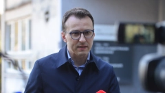 PETAR PETKOVIĆ SA SAMOHRANIM OCEM POVRATNIKOM: "Obećali smo da ćemo obnoviti izgorelu kuću, to smo i učinili"