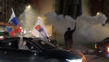 SRBI IZAŠLI NA ULICE U Severnoj Mitrovici slavlje nakon obraćanja Vučića