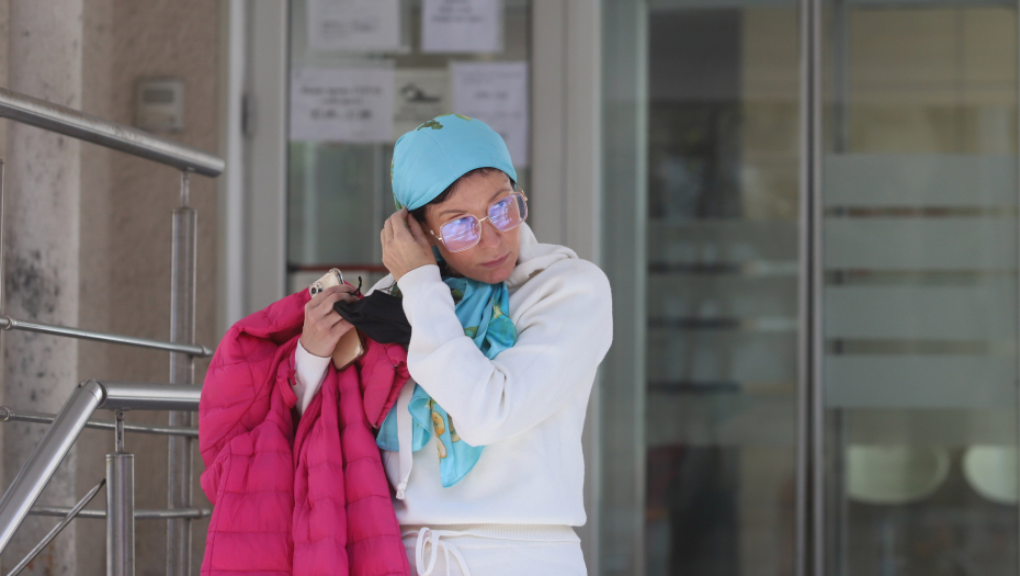 POLICIJA NE ZNA ŠTA ĆE SA NJIM! Snežana Dakić otkrila nove detalje o napadaču koji je gađao kamenom u glavu!