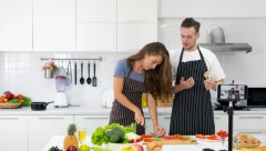 NAJBIZARNIJI SASTANAK "Terao me je da kuvamo zajedno, a nije mi dozvolio da jedem"