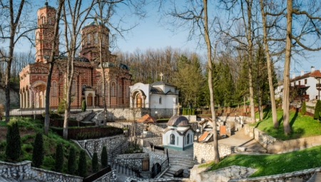 ČUDOTVORNA VODA MANASTIRA Devojčici se prikazala Bogorodica, slepi su progledali, a nepokretni prohodali