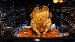 NAPRAVITE PIJANO PILE NA PIVSKOJ FLAŠI Meso će biti sočno i mekano, a kora hrskava i zlatna