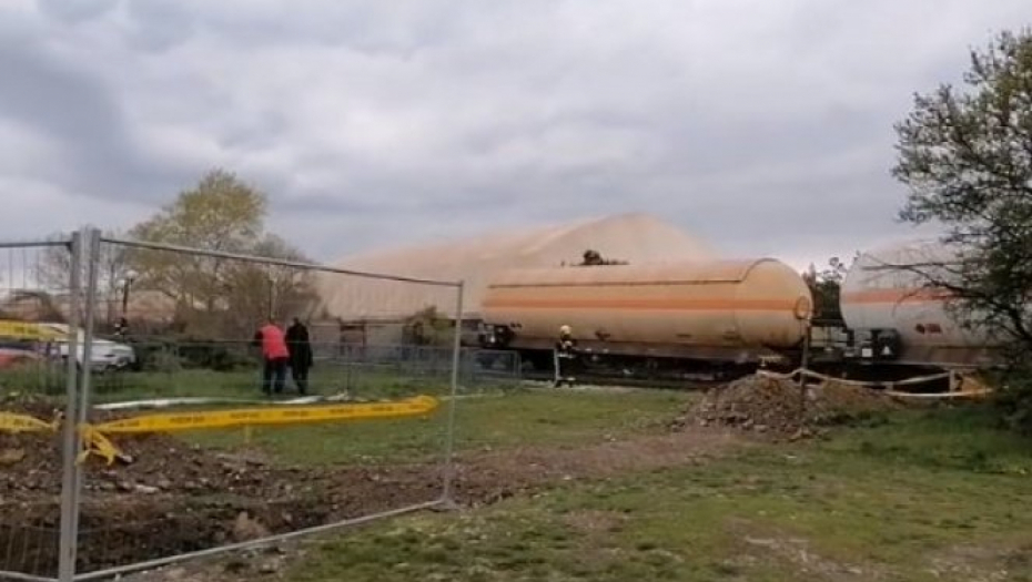 NEMA OPASNOSTI U Smederevu iskliznula iz šina kompozicija sa naftnim gasom (FOTO, VIDEO)