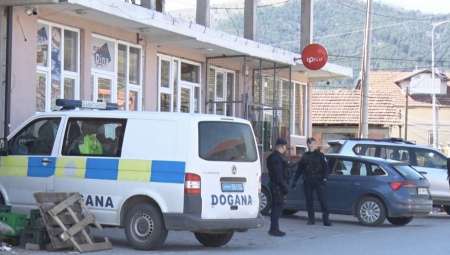 SRPSKI VOZAČI UHAPŠENI KOD VUČITRNA Nastavak Kurtijevog terora uz povike – "ovo je velika Albanija"