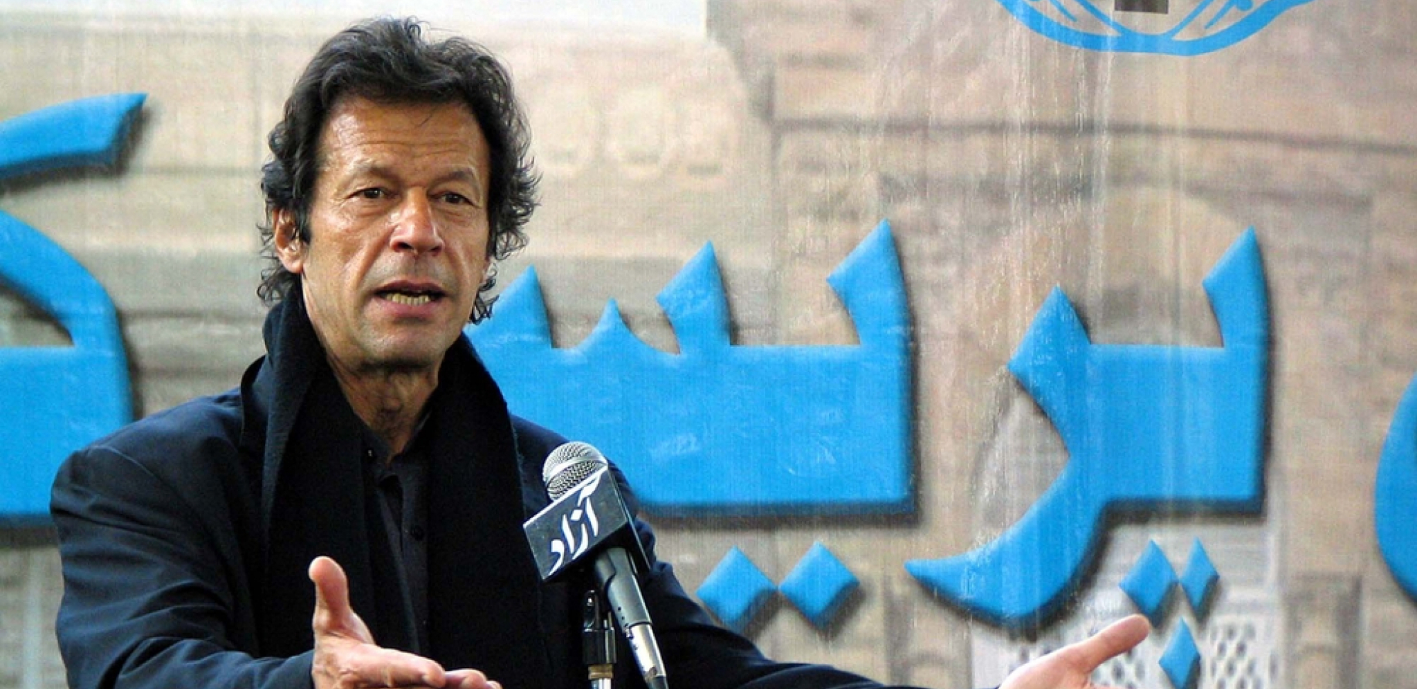 IZGLASANO NEPOVERENJE PREMIJERU PAKISTANA Tesna većina u parlamentu glasala za smenu Imrana Kana