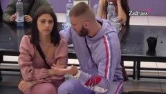 MOŽDA SU LUDI Mensur kod Milice pokušao da opravda svoju porodicu zbog teških reči, Veselinovićeva ostala bez teksta (VIDEO)