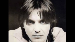 UMRO OD DROGE U BEDI Njegov gitarski solo se smatra najlepšim u roku, svirao je u 'Ribljoj čorbi' i sa Bajagom