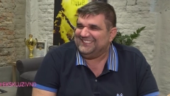 ODMAH SE POHVALIO Saša Mirković dobio opkladu protiv sina, njegova reakcija dok mu daje novac postala potpuni HIT! (FOTO)