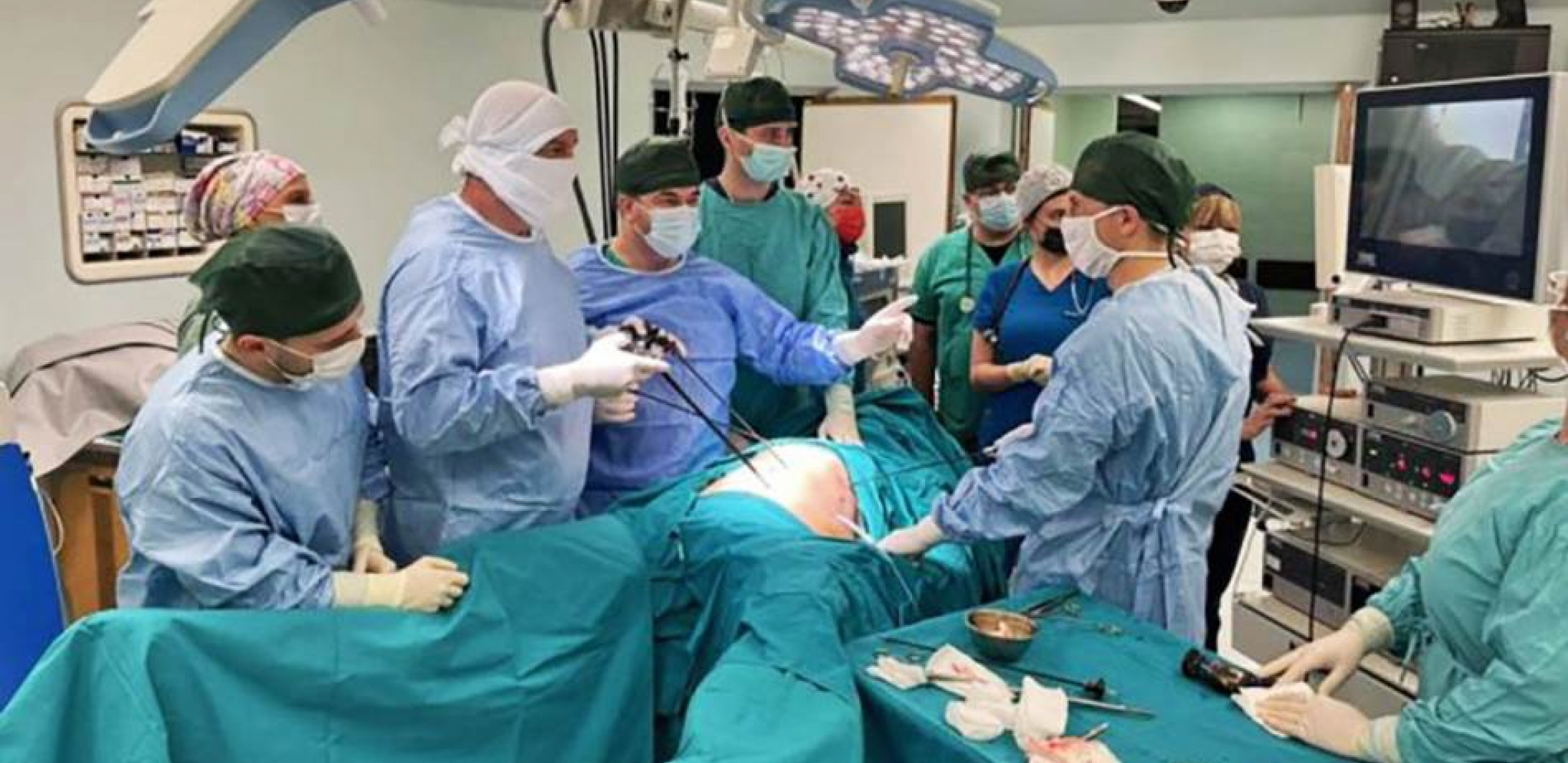 PODVIG SRPSKIH HIRURGA Lekari izvadili tumor od pola metra, težak čak 17 kilograma - Opaka masa rasla 2 godine, a ovo je prvi simptom