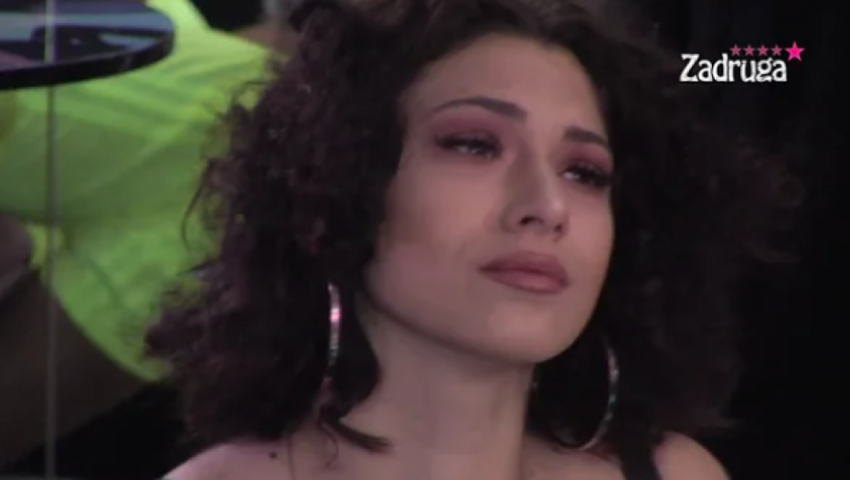 ŽAO JOJ ŠTO ONA NIJE TU? Milica zaplakala u toku Mensurovog nastupa, a evo i koja još zadrugarka nije mogla da zadrži suze