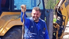SRBINU CEO ŽIVOT PROŠAO PRED OČIMA Radio na rušenju kuće, kad je ispod cigli ispuzao poskok od metar ipo! (FOTO)
