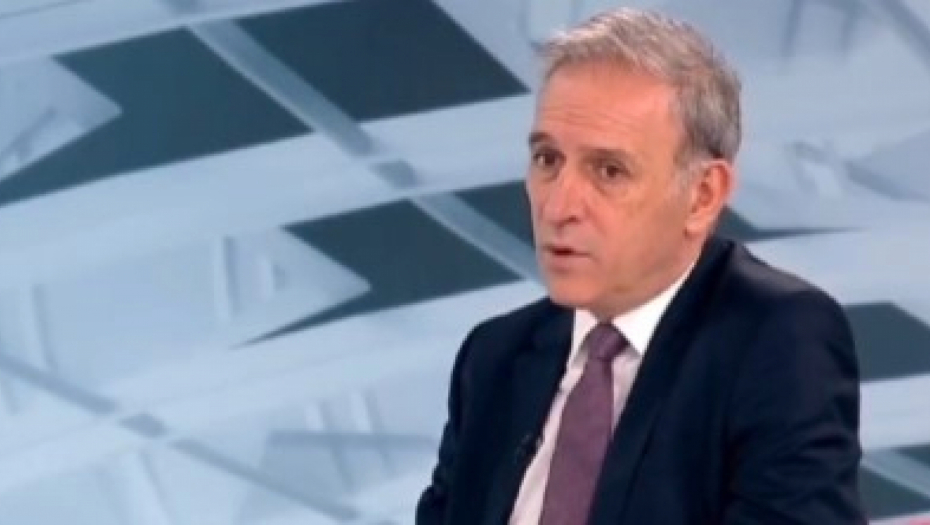 BRUKA EKSPERTA ZA PREVARE BIRAČA! General sa hrvatskim pasošem lepi etikete kao da je zaboravio šta je pričao o sankcijama Rusiji (VIDEO)