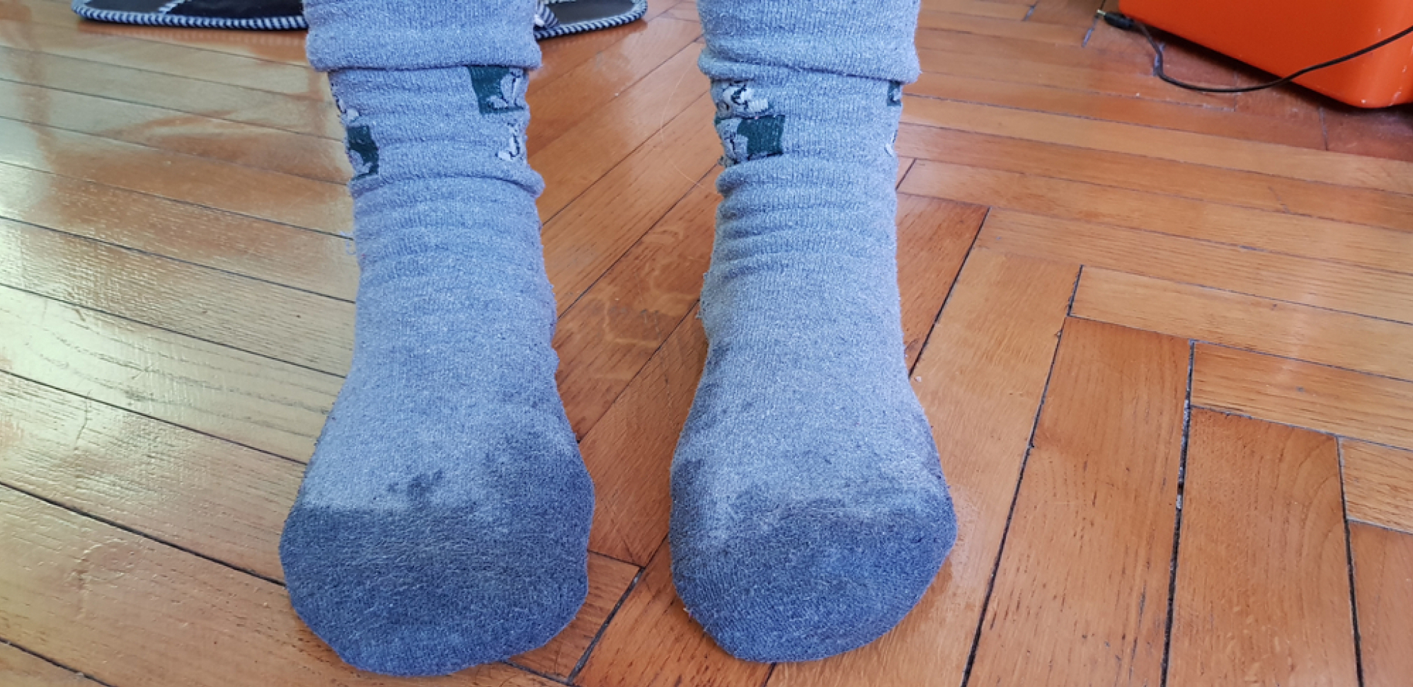 ZASPALA JE SA MOKRIM ČARAPAMA NA NOGAMA Ujutru je sačekalo nešto neobično, nije mogla da poveruje