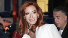IMATE NOGE OD MILION DOLARA Pomirili se Jovana Joksimović i Šešelj