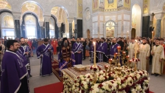 VASKRŠNJA LITURGIJA Patrijarh Porfirije u ponoć služi u hramu Svetog Save