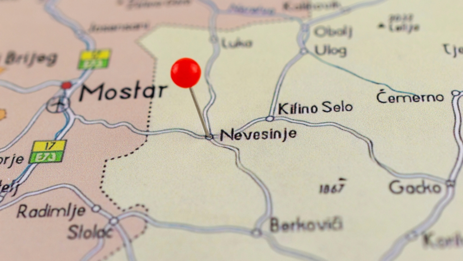 POGINULA JEDNA OSOBA, DVE POVREĐENE Obrušio se tunel u Nevesinju