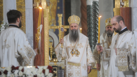 PREMIJER CRNE GORE DOLAZI U VELIKU SRPSKU SVETINJU Danas susret patrijarha Porfirija i Abazovića na Ostrogu
