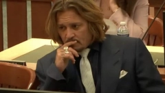 TO JOJ JE SKRIVENA TAKTIKA? Amber Herd kopira Džonija Depa po oblačenju