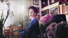 SVEMIR JE RAVAN I 2PAK JE ŽIV Konstrakta u svom stilu odgovara svima na prozivke koje su joj upućene zbog praznične fotografije (FOTO)