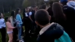 USTAŠKO DIVLJANJE U CRNOJ GORI Kamenovali autobus pun dece jer su igrala srpsko kolo (VIDEO)