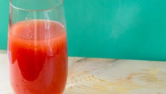 NAJBRŽE SPUŠTA KRVNI PRITISAK Mnogi izbegavaju ovaj sok, a pomaže već posle par minuta