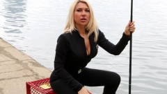 U TANGA FARMERKAMA VODI PROGRAM Jovana Jeremić u nesvakidašnjoj kombinaciji, javnost u šoku (FOTO)