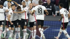 BURNO PRED REVANŠ Navijači Ajntrahta opet prave probleme