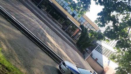 DRAMA U MEDICINSKOJ ŠKOLI U BEOGRADU "Rekli su nam da se odmaknemo ako se desi nešto"