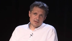 NAŠ POZNATI GLUMAC NEBOJŠA DUGALIĆ IMA PETORO DECE Njihova imena su neobična i simbolična, a za neka možda niste čuli!