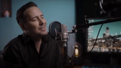 ŠAMARI I INTIMNE SCENE Jedan od najpopularnijih glumaca u Srbiji u spotu Peđe Jovanovića, a evo o kome je reč (FOTO)