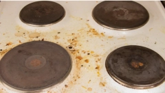 OČISTITE ŠPORET BEZ AGRESIVNIH DETERDŽENATA KOJI PRŽE PLUĆA I KOŽU Za to su vam potrebne tri prirodne namirnice koje imate u špajzu