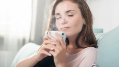 Mešavina tri biljke: Čaj koji će preporoditi organizam