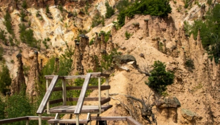 PARANORMALNE POJAVE I LEGENDE U SRBIJI Upoznajte neka od naših najmisterioznijih i najčudnijih mesta od kojih zastaje dah!