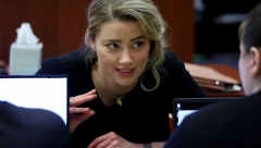 AMBER ŠOKIRALA JAVNOST Glumica napravila ogroman potez koji je sve zabezeknuo, a tiče se Džonija Depa