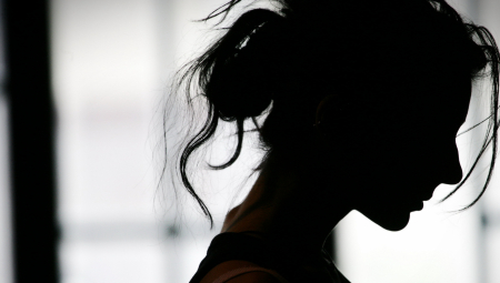 PISMO NAŠE ČITATELJKE Ne znam šta da radim, psihoterapeut mi govori kako nisam dužna da IZDRŽAVAM i POMAŽEM roditelje