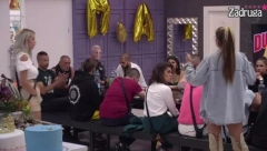 DALILA USTALA DA BRANI DEJANA! Opšti haos u Zadruzi nakon što je Huso poslao poklone Dragojeviću i ćerki, Aleks besna kao ris