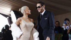 KIM KARDAŠIJAN SE UZ POMOĆ OVE DIJETE "UVUKLA" U HALJINU MERLIN MONRO: Smršala je 7 kilograma za 3 nedelje, topi masne naslage na svakom delu tela