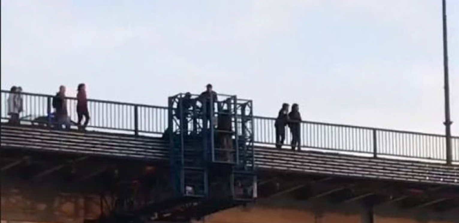 ŽENA SKOČILA SA MOSTA Horor kod Borskog jezera