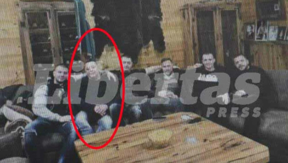 BELIVUK I MILJKOVIĆ U ZAGRLJAJU ZVICERA I POLICAJCA Sa Veljom Nevoljom i Zvicerom povezan još jedan službenik iz Podgorice