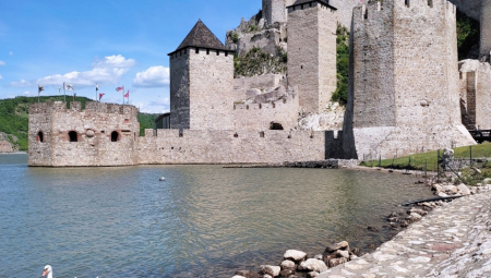 MISTERIJA TRI LEŠA IZ DUNAVA I POSLE 23 GODINE BEZ REŠENJA Dečaci pecali i našli raskomadana tela u sanducima!