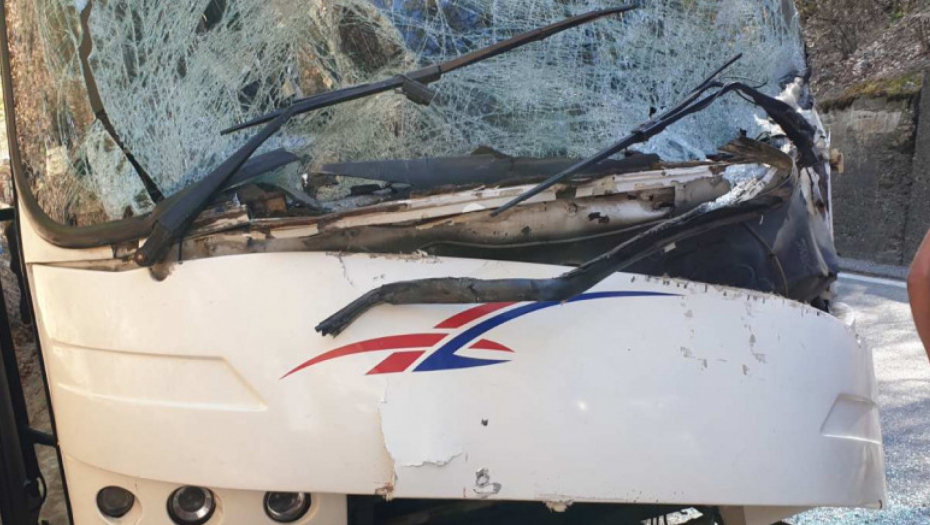 NESREĆA U HRVATSKOJ! Autobus iz Srbije sleteo sa puta, vozač zaspao za volanom