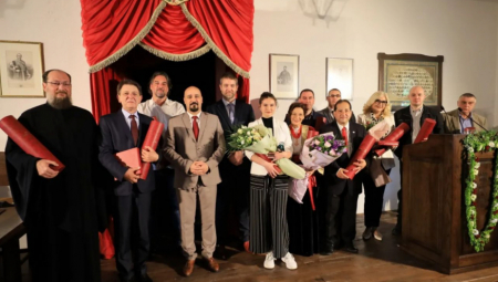 SREĆNI BILI SVI PUTEVI KOJI VODE U KRAGUJEVAC Na svečanoj sednici u Staroj skupštini uručene Đurđevdanske nagrade (FOTO)