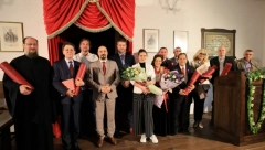 SREĆNI BILI SVI PUTEVI KOJI VODE U KRAGUJEVAC Na svečanoj sednici u Staroj skupštini uručene Đurđevdanske nagrade (FOTO)